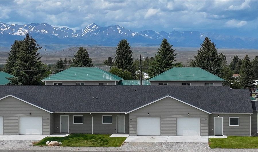 306 W 9th Ave, Big Timber, MT 59011 - 3 Beds, 2 Bath