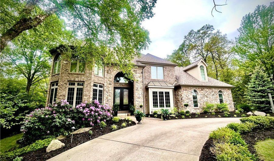 623 Oswego Dr, Adams Twp., PA 15044 - 5 Beds, 6 Bath
