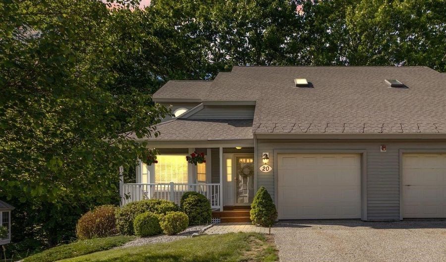 20 Centerview Rd, Atkinson, NH 03811 - 2 Beds, 3 Bath