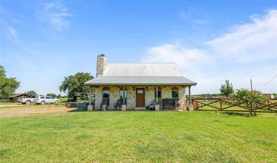 364 Hcr 2200, Aquilla, TX 76622 - 3 Beds, 3 Bath