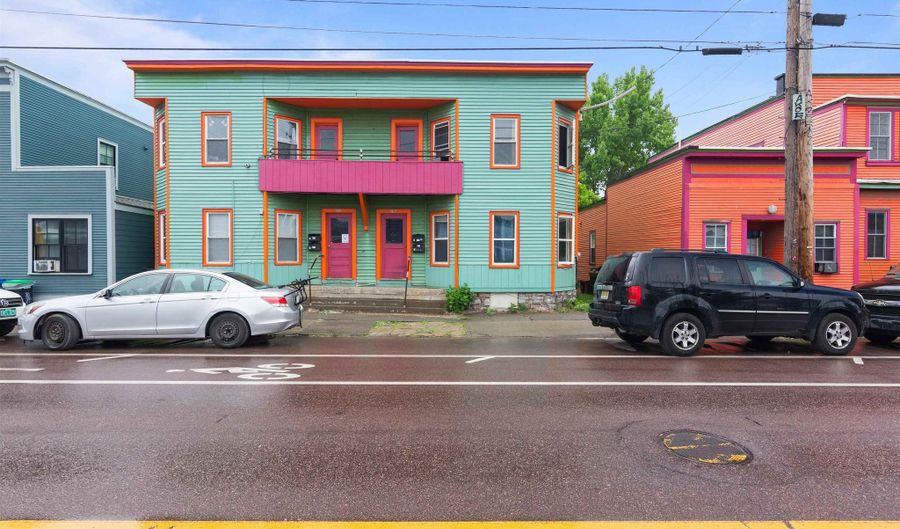 305-307 N Winooski Ave, Burlington, VT 05401 - 12 Beds, 4 Bath