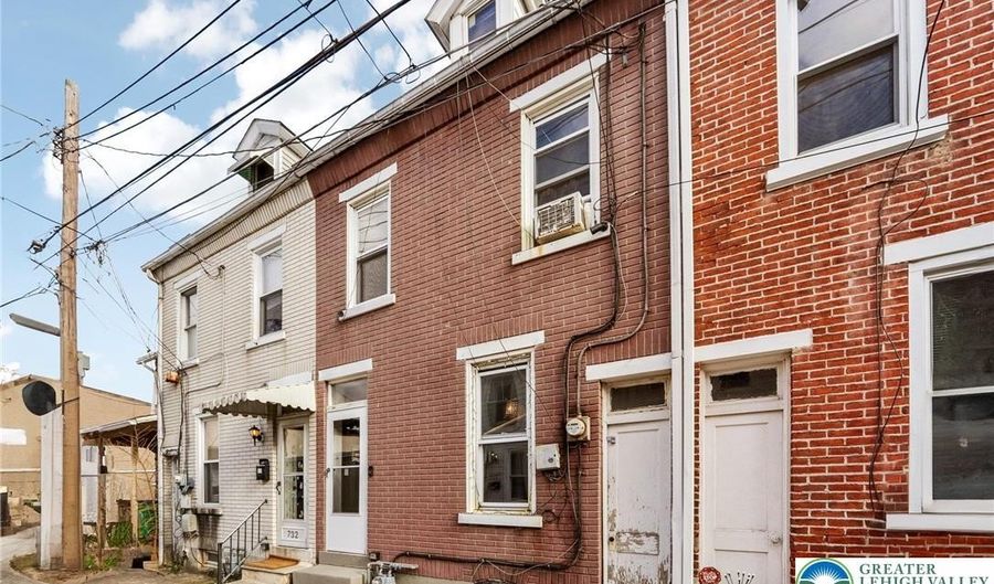 734 Mulberry St, Allentown, PA 18102 - 3 Beds, 1 Bath