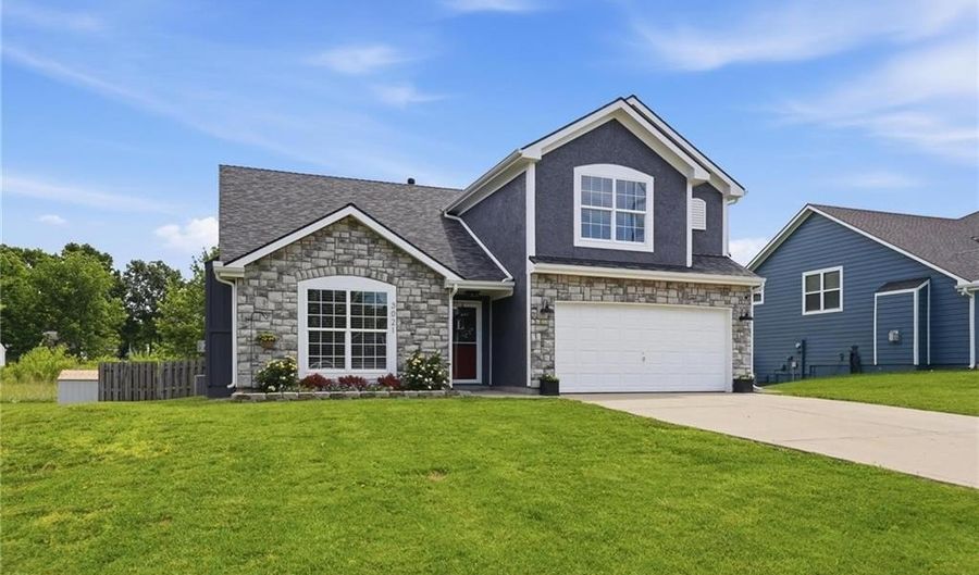 3021 N 157th St, Basehor, KS 66007 - 4 Beds, 3 Bath