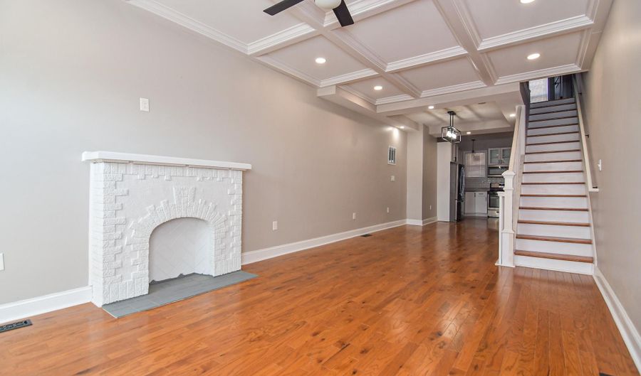 2644 E HOFFMAN St, Baltimore, MD 21213 - 3 Beds, 3 Bath