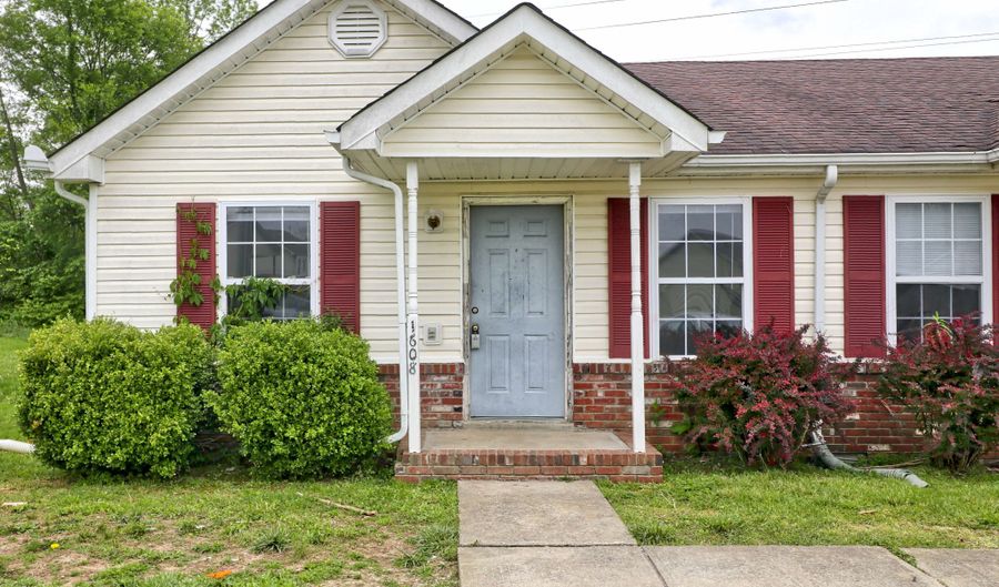 1608 Hannibal Dr, Oak Grove, KY 42262 - 2 Beds, 1 Bath