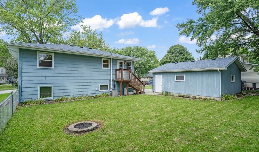 1008 Mesa Verde Pl, Ames, IA 50014 - 4 Beds, 2 Bath