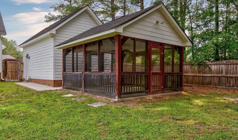13 MAIDEN Ct, Camden, SC 29020 - 3 Beds, 2 Bath