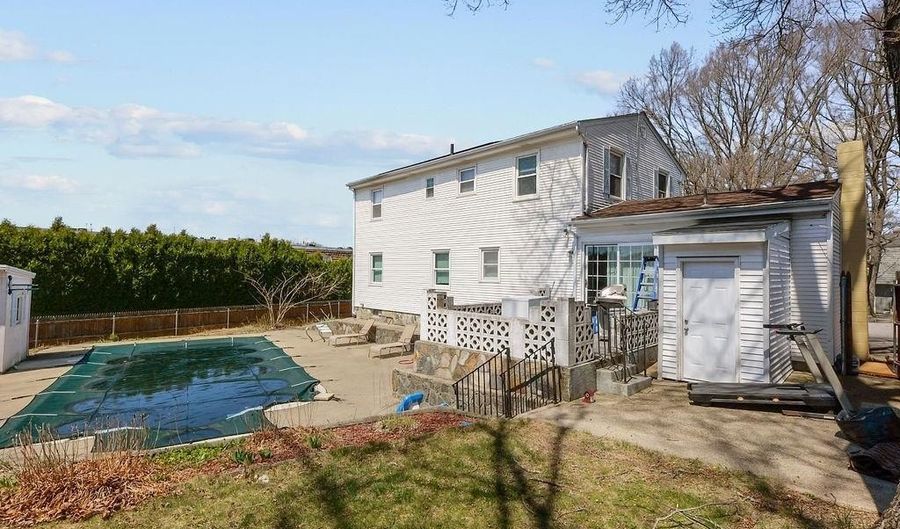 231 Hyde St 2, Cranston, RI 02920 - 2 Beds, 1 Bath