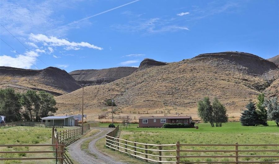414 Southfork Rd, Cody, WY 82414 - 3 Beds, 2 Bath