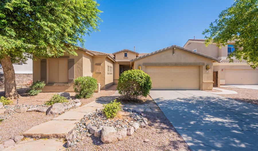 266 W BLUE LAGOON Dr, Casa Grande, AZ 85122 - 4 Beds, 2 Bath