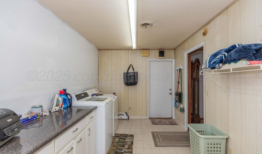 2041 S Travis St, Amarillo, TX 79109 - 3 Beds, 2 Bath