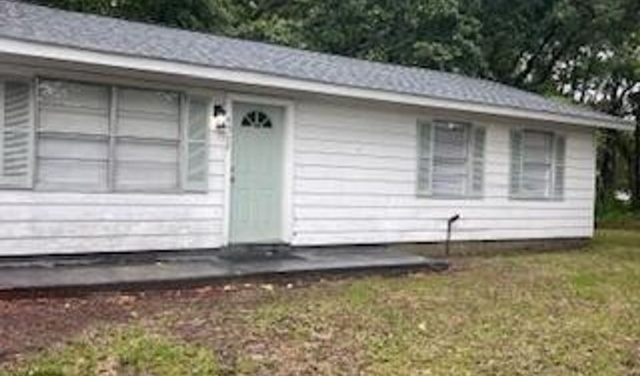 4512 Riley Rd, Ocean Springs, MS 39564 - 3 Beds, 1 Bath