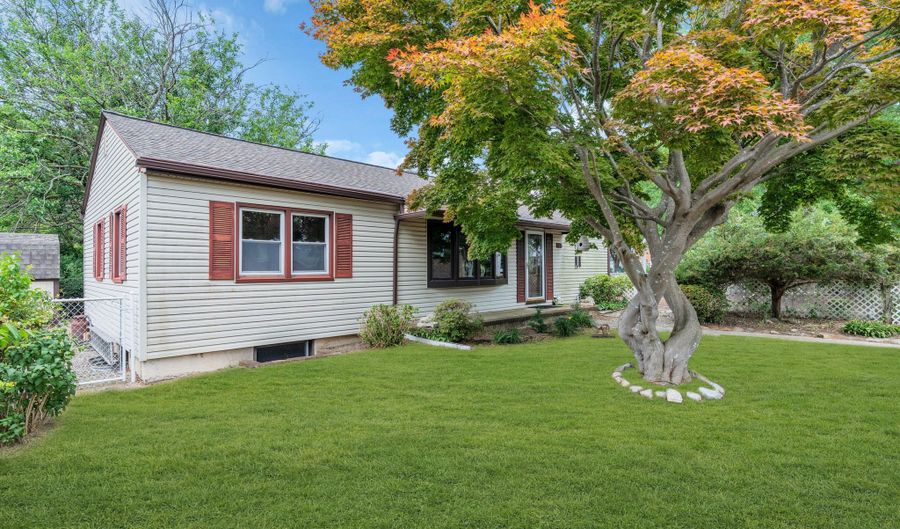 73 Locker St, Beachwood, NJ 08722 - 3 Beds, 1 Bath
