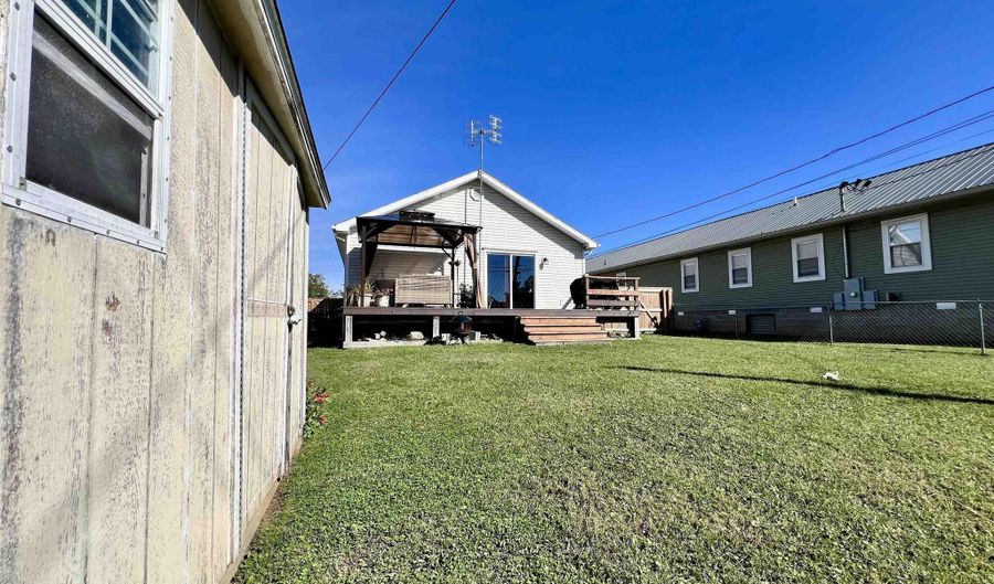 1520 1st St, Bedford, IN 47421 - 3 Beds, 2 Bath