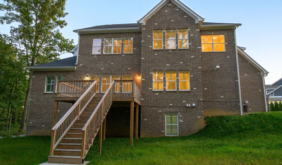 372 Foxboro Dr, Avon, IN 46123 - 6 Beds, 6 Bath