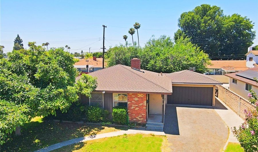 919 N Onondaga Ave, Anaheim, CA 92801 - 3 Beds, 2 Bath