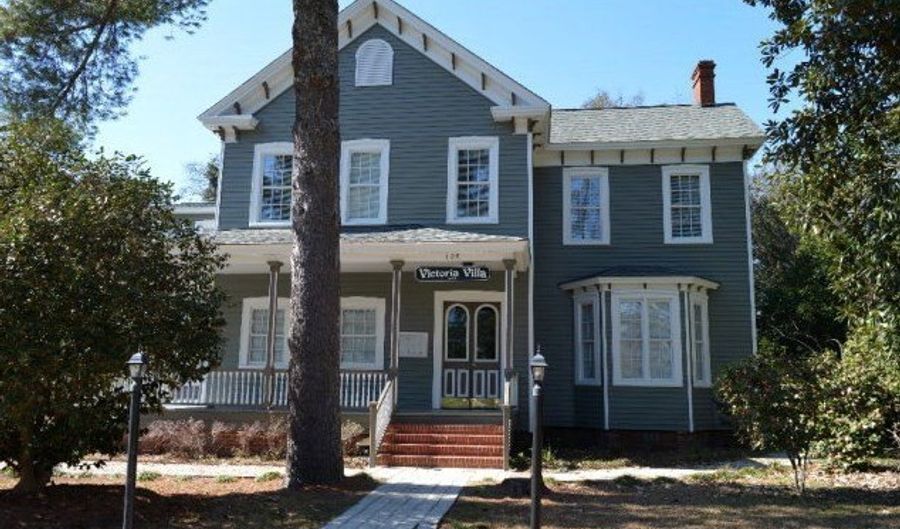 105 Florence St Apt 201, Aiken, SC 29801 - 2 Beds, 1 Bath