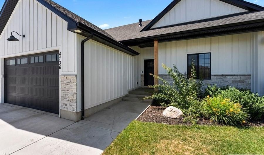 4736 S Thunder Dr, Ammon, ID 83406 - 6 Beds, 3 Bath
