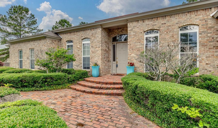 121 Poplar Ridge Dr, Brandon, MS 39047 - 5 Beds, 4 Bath