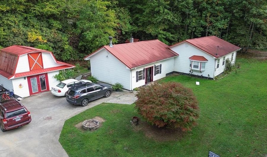 1395 Panther Crk, Almond, NC 28702 - 3 Beds, 3 Bath