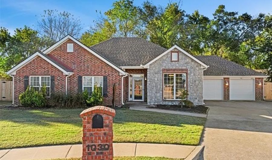 1030 East Dr, Bartlesville, OK 74006 - 3 Beds, 2 Bath