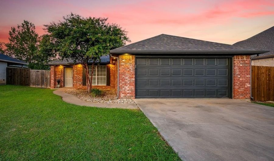 208 Cheyenne Trl, Alvarado, TX 76009 - 3 Beds, 2 Bath