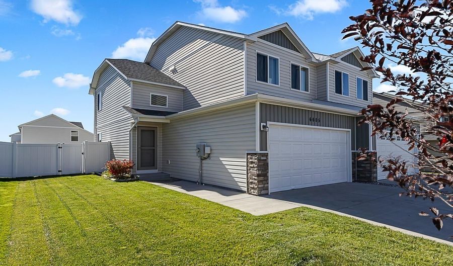 6605 PAINTED ROCK Trl, Cheyenne, WY 82007 - 3 Beds, 3 Bath