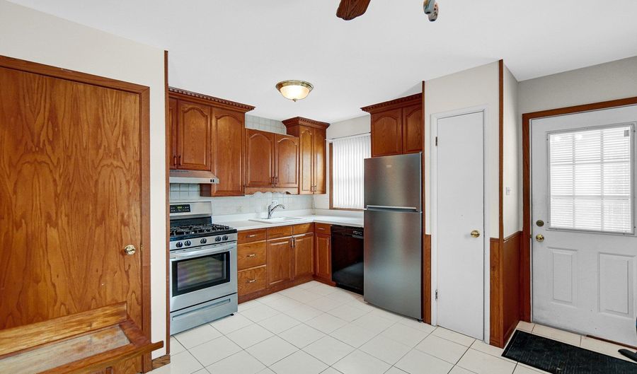 11811 S Tripp Ave, Alsip, IL 60803 - 3 Beds, 2 Bath