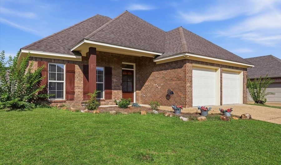 717 Chambord Dr, Brandon, MS 39042 - 3 Beds, 2 Bath