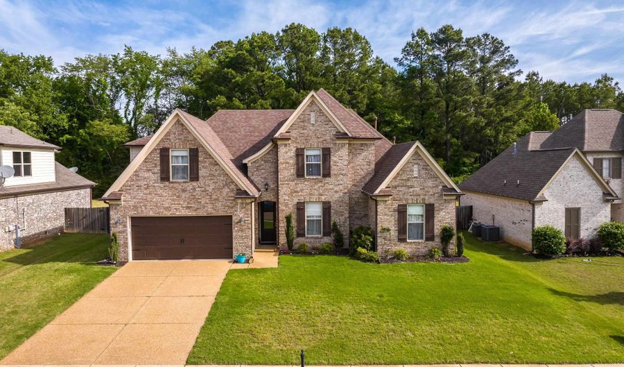 7652 ELPINE GRAY Dr, Bartlett, TN 38002 - 5 Beds, 3 Bath