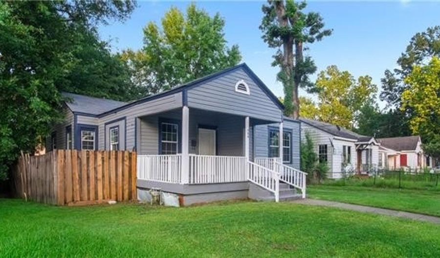 1703 YALE St, Alexandria, LA 71301 - 2 Beds, 1 Bath