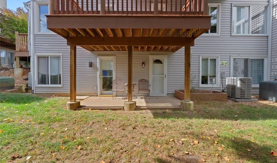 608 Highview Circle Dr, Ballwin, MO 63021 - 2 Beds, 3 Bath