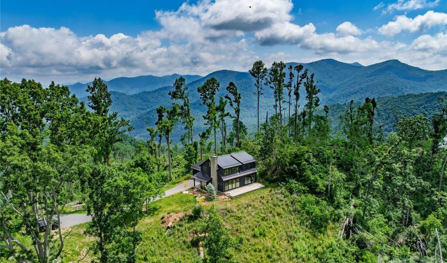 41 Windy Ridge Trl, Asheville, NC 28804 - 2 Beds, 3 Bath