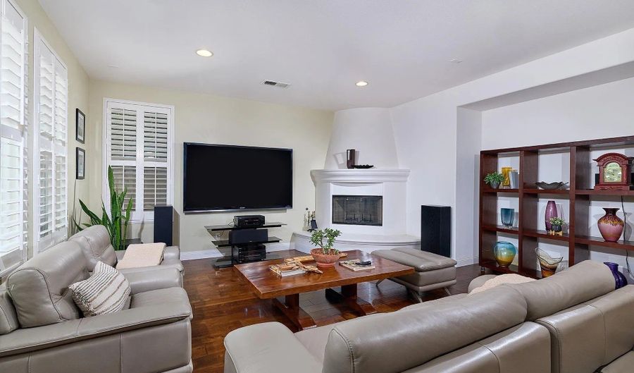 7319 Paseo Capuchina, Carlsbad, CA 92009 - 4 Beds, 4 Bath