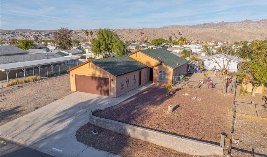 595 Holly St, Bullhead City, AZ 86442 - 3 Beds, 2 Bath