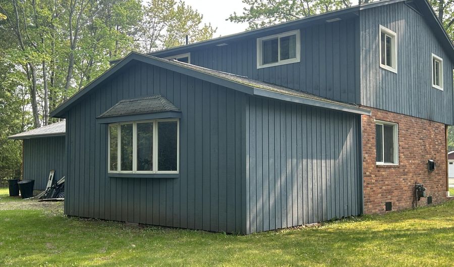 2457 Diamond Dr, Alpena, MI 49707 - 4 Beds, 3 Bath
