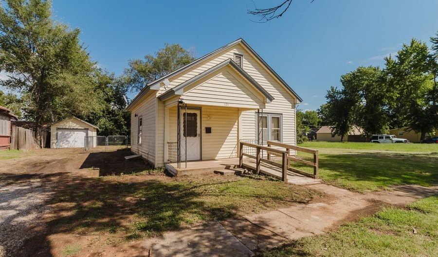 121 S Lincoln, Anthony, KS 67003 - 2 Beds, 1 Bath