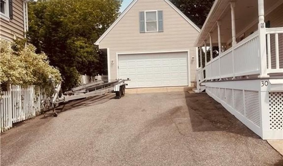 30 First School St, Bristol, RI 02809 - 3 Beds, 4 Bath