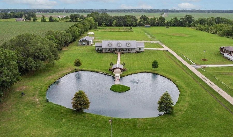 6422 La Hwy 338 W Albert Rd, Abbeville, LA 70510 - 3 Beds, 2 Bath