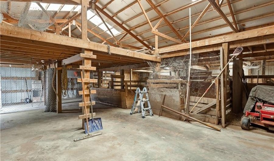 15038 Fairmount Rd, Basehor, KS 66007 - 3 Beds, 2 Bath