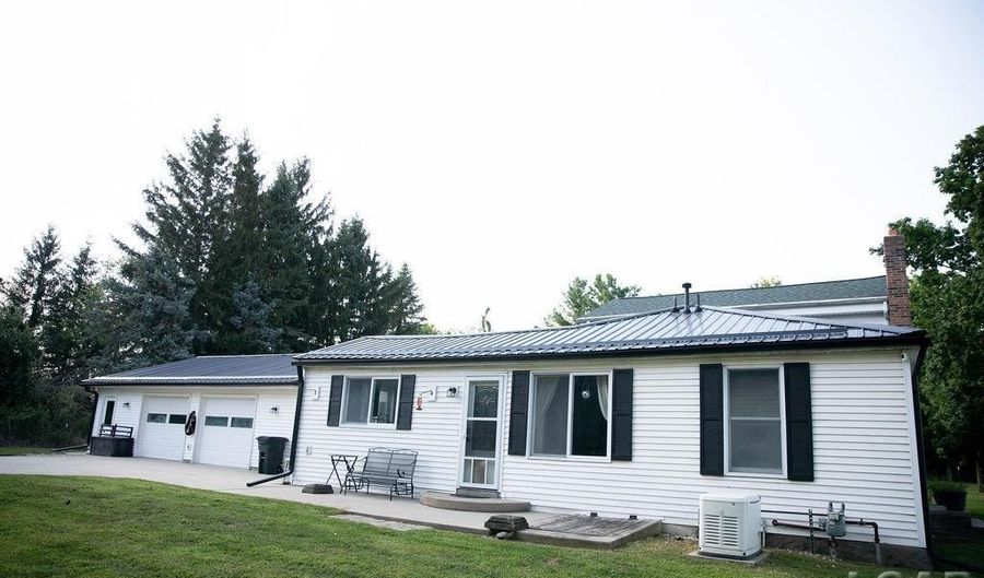 6762 Baker, Adrian, MI 49221 - 5 Beds, 1 Bath
