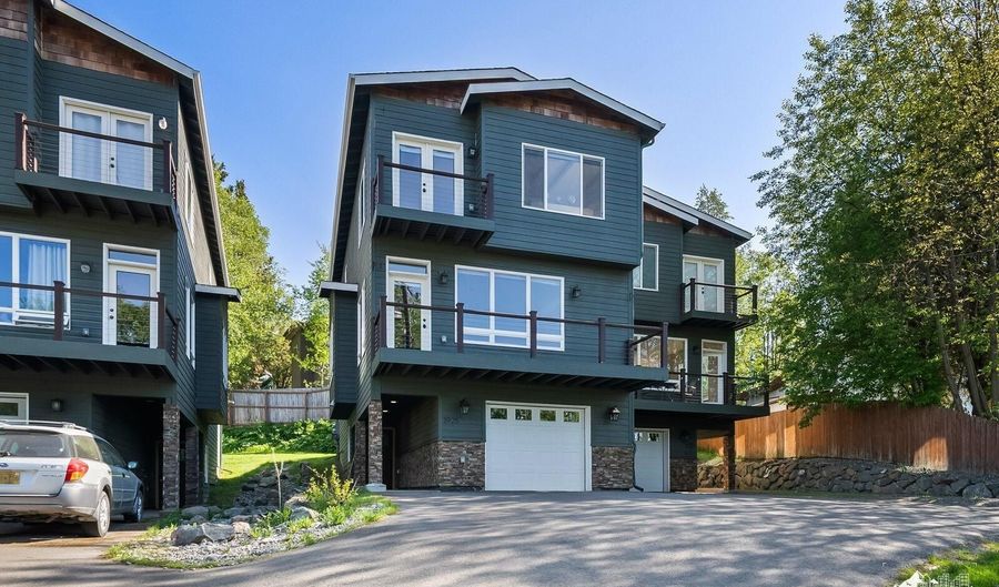 1925 Spenard Rd #3, Anchorage, AK 99501 - 3 Beds, 3 Bath