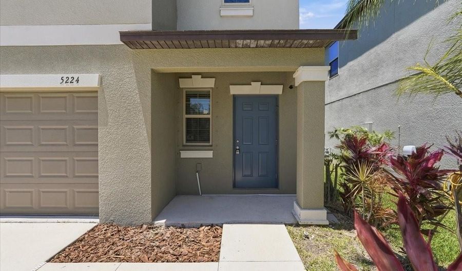 5224 WHITE CHICORY Dr, Apollo Beach, FL 33572 - 4 Beds, 3 Bath