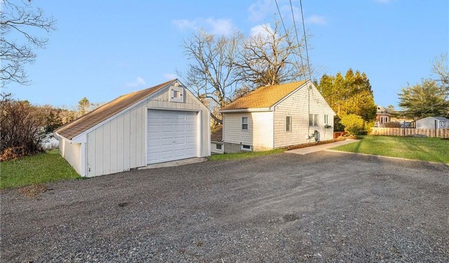 8 Pine Ln, Coventry, RI 02816 - 1 Beds, 1 Bath