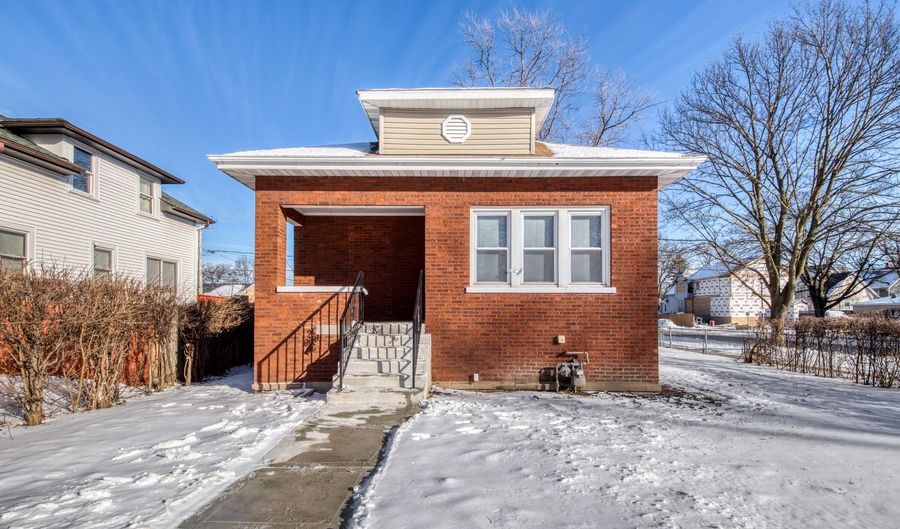 153 S 13th Ave, Maywood, IL 60153 - 3 Beds, 1 Bath