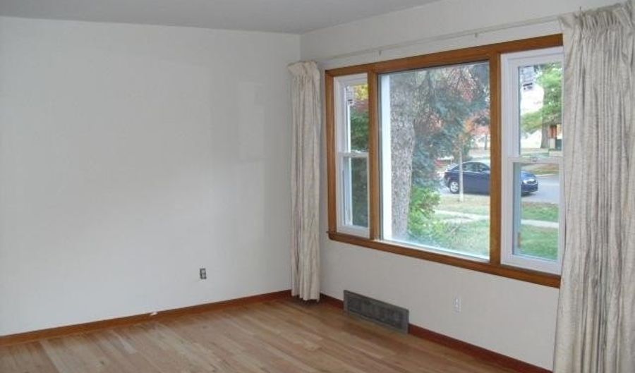 808 Pauline Blvd, Ann Arbor, MI 48103 - 3 Beds, 1 Bath