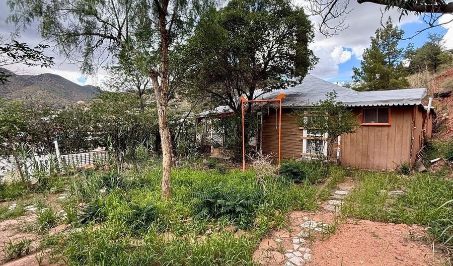 69 E Ok St, Bisbee, AZ 85603 - 3 Beds, 1 Bath