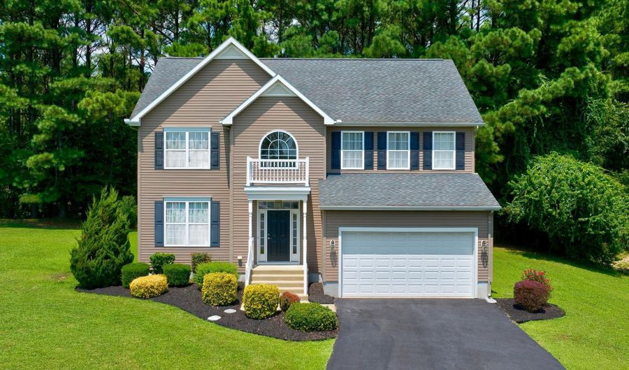 10202 WILLOWBROOK Dr, Berlin, MD 21811 - 4 Beds, 3 Bath