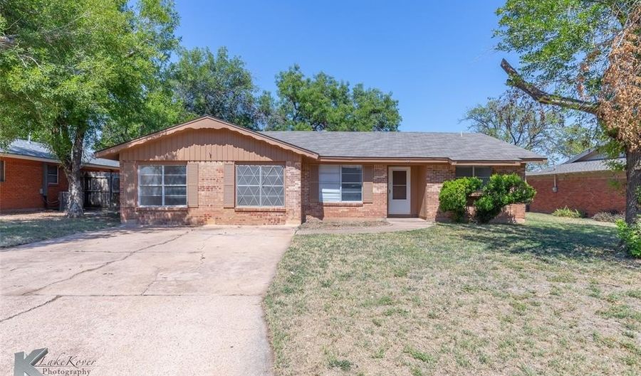 942 E North 12th St, Abilene, TX 79601 - 3 Beds, 2 Bath