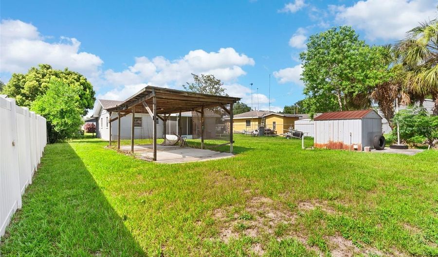 216 PIKE St, Auburndale, FL 33823 - 4 Beds, 1 Bath